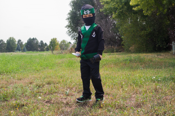 DIY lego ninjago costume, lego ninjago green ninja costume, ninja costume DIY