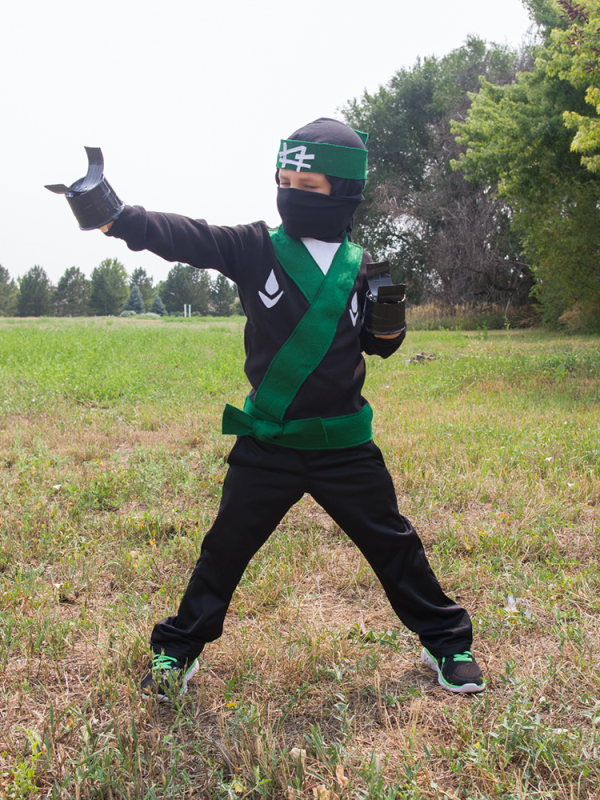 DIY lego ninjago costume, lego ninjago green ninja costume, ninja costume DIY