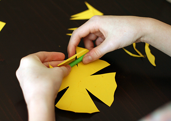 paper-daffodils-petals3