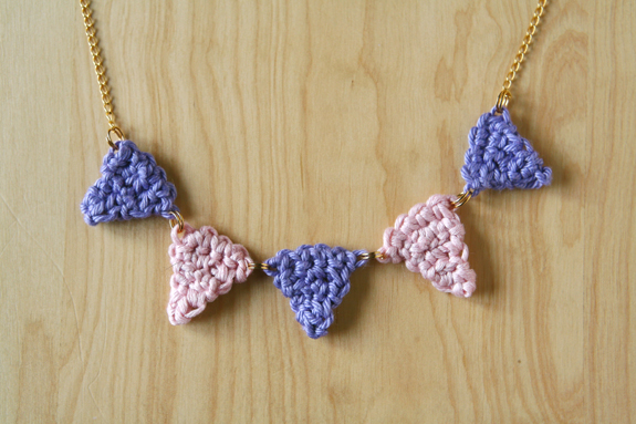 DIY Crochet Bunting Necklace 