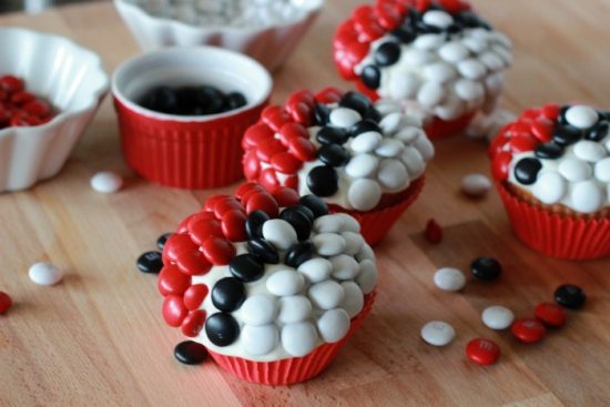 Pokéball Cupcakes