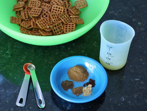 Ingredients for pumpkin spice pretzels