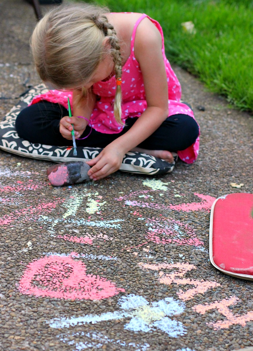 DIY Sidewalk Chalk Paint for Kids in Less than 5 Minutes