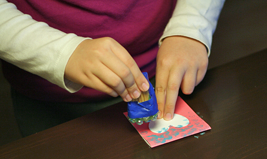 Simple Stenciled Heart Cards with Bubble Wrap Stamps