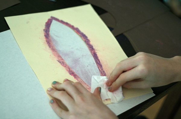 Stenciling turkey feathers with chalk