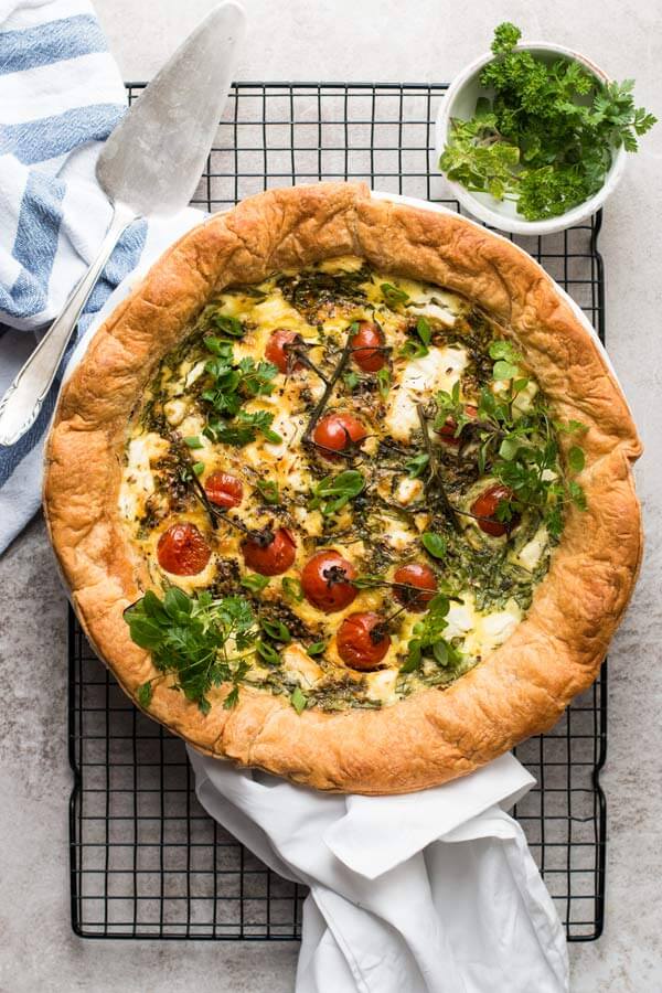 Spinach Feta Quiche with Tomatoes