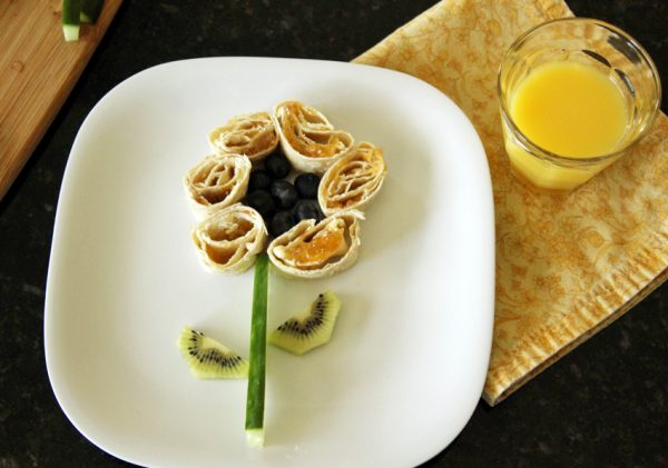 Cute spring meal for kids: tortilla pinwheel flower