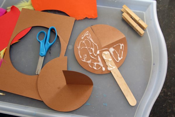 Paper turkey stick puppet project for Thanksgiving