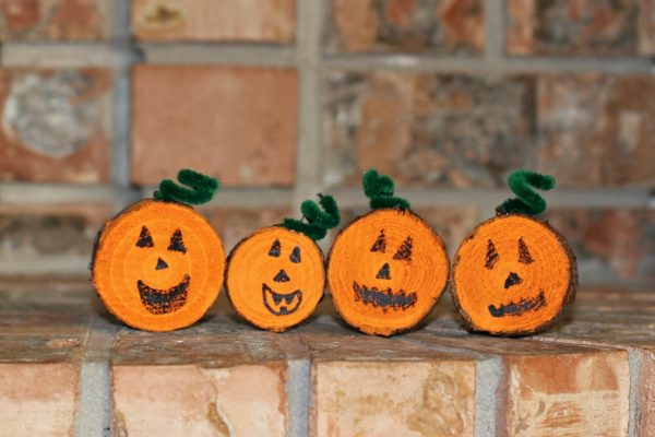 Make wood sliced pumpkins for fall