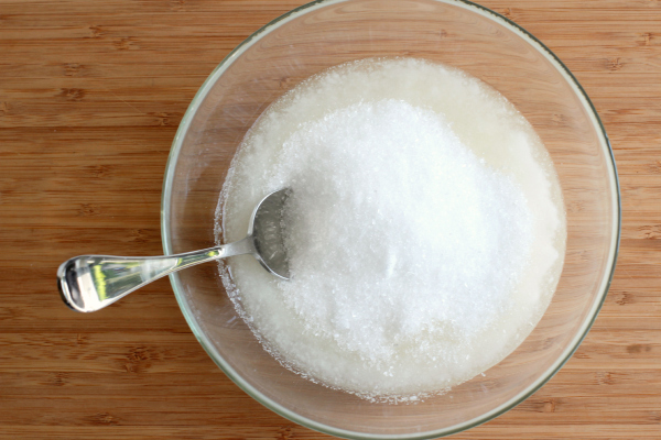 Coconut Oil and Epsom Salt for a DIY Bath Salt Scrub