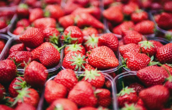 Fresh Farmer Market Strawberries @clemono2