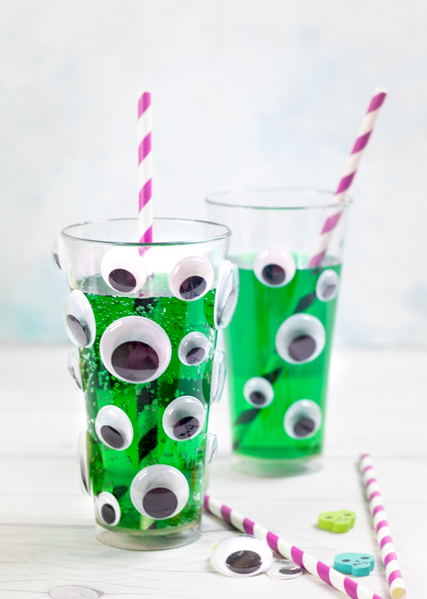 https://www.makeandtakes.com/wp-content/uploads/Googly-Eye-Treat-Cups-for-Halloween-7.jpg