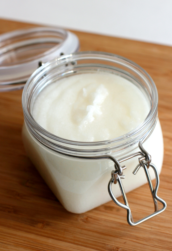 Make DIY Coconut Oil Salt Scrub for the Bath