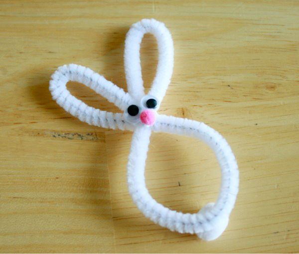 Make a Bunny Pipe Cleaner Napkin Holder