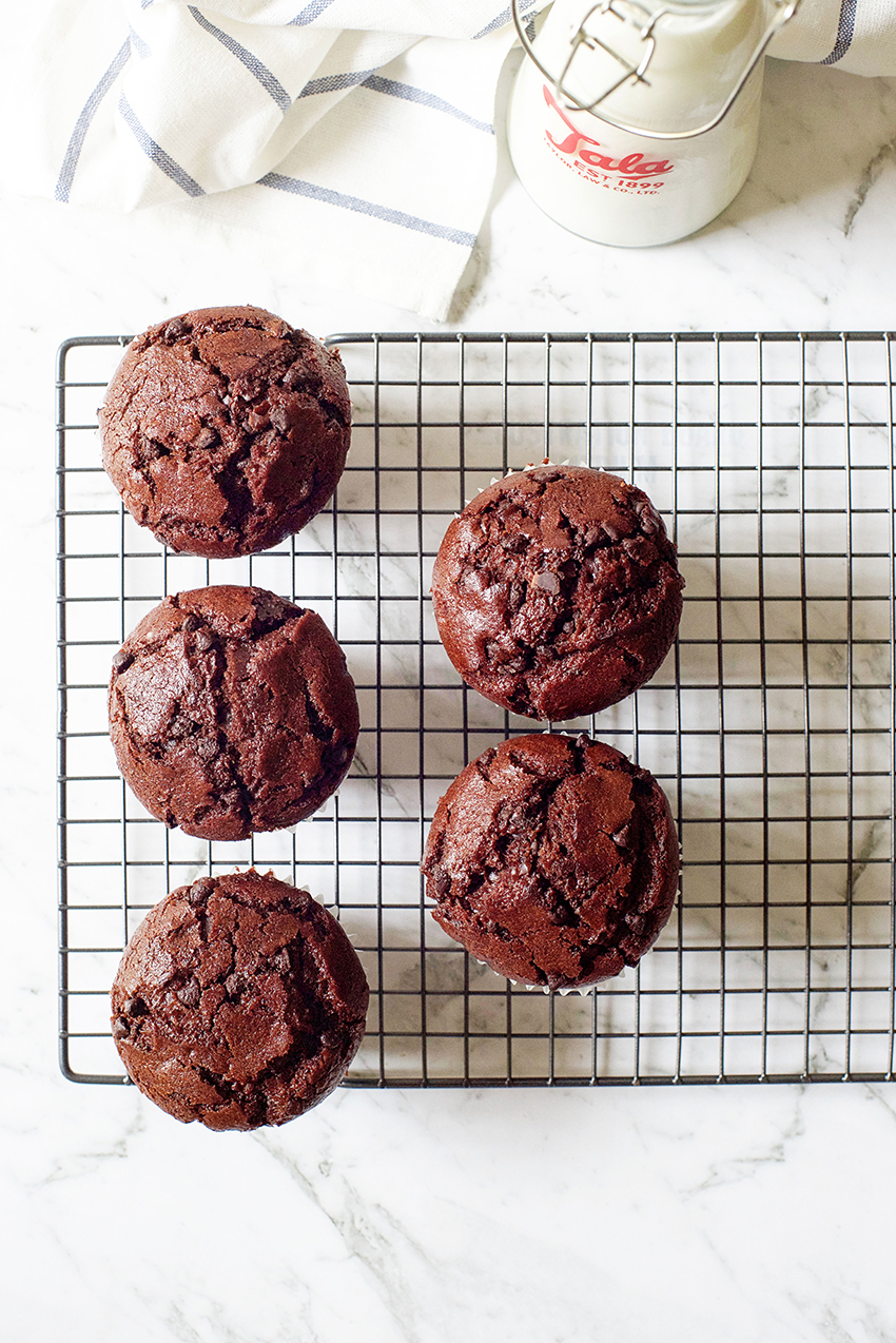 Nutella Stuffed Double Chocolate Muffins