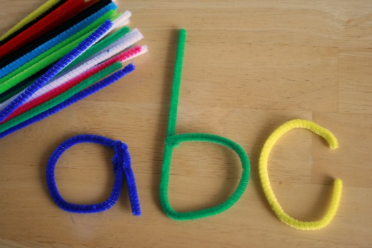 http://www.makeandtakes.com/wp-content/uploads/Pipe-Cleaner-Letters.jpg