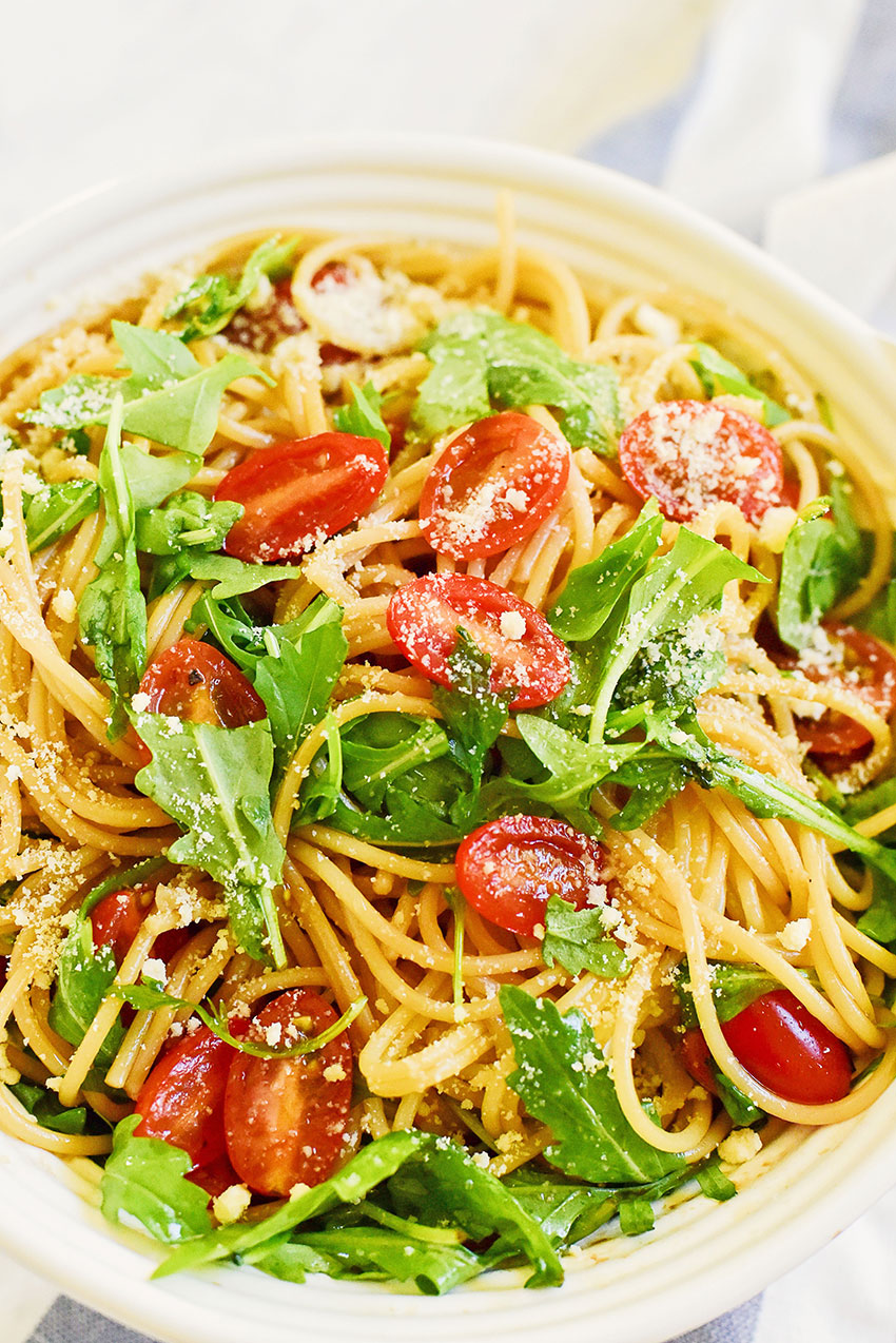 Spaghetti with Tomatoes and Arugula