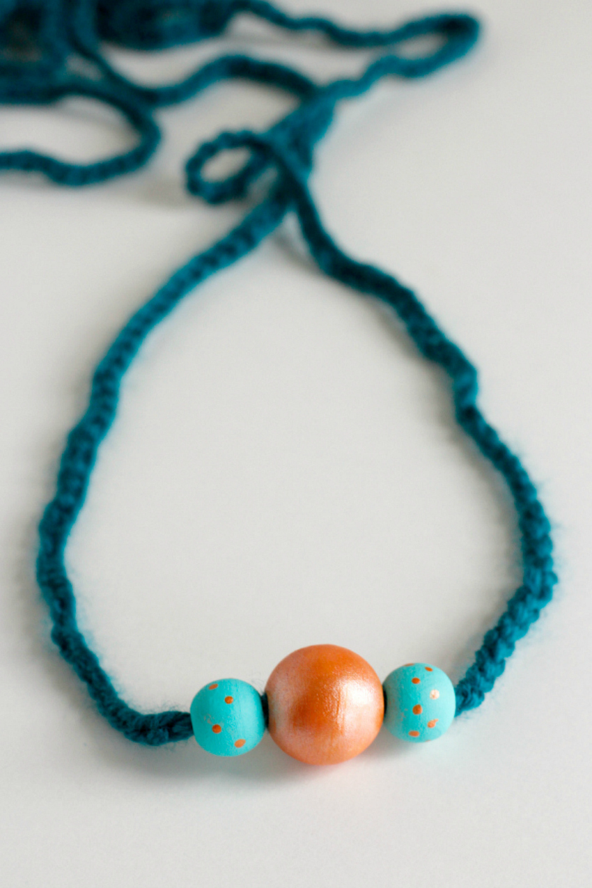 Wood Beaded Crochet Chain Stitch Necklace