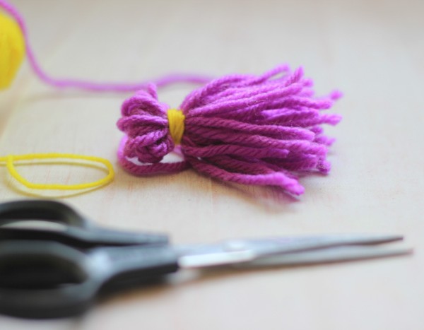 Yarn-Tassell-Keychain-Making