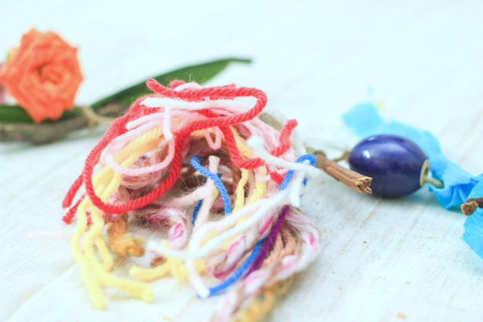 Yarn-scrap-nesting-mobiles for spring birds