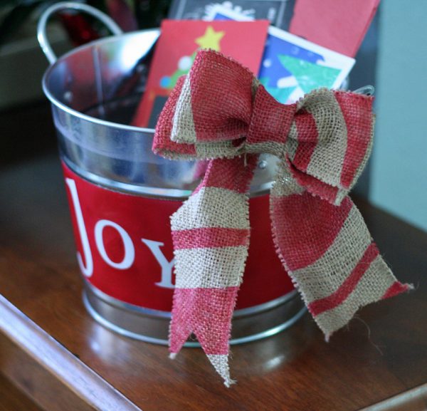 Airbrushed Christmas bucket and bow