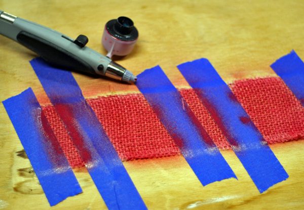 Airbrushing burlap ribbon