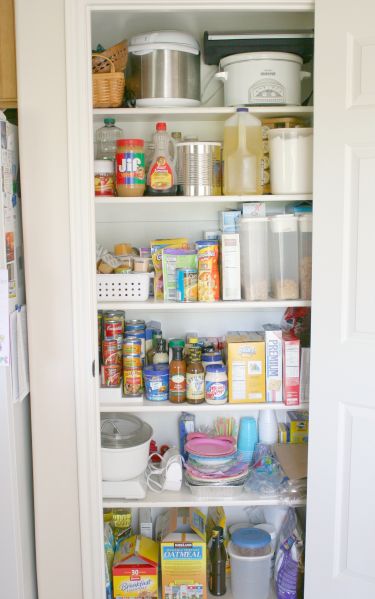 Spring Cleaning the Pantry Closet | Make and Takes