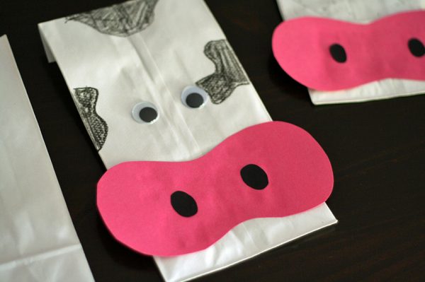 Cow treat bag craft for kids