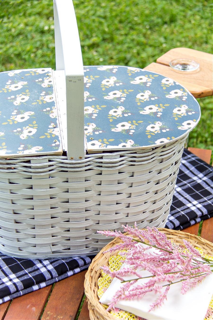 Vintage “ Watermelon” Picnic Basket New Color