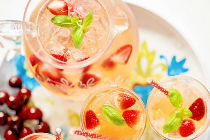 Strawberry and Peach Sangria Recipe for Summer