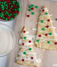 Christmas-Crescent-Roll-Tree-Treats-@makeandtakes.com_1