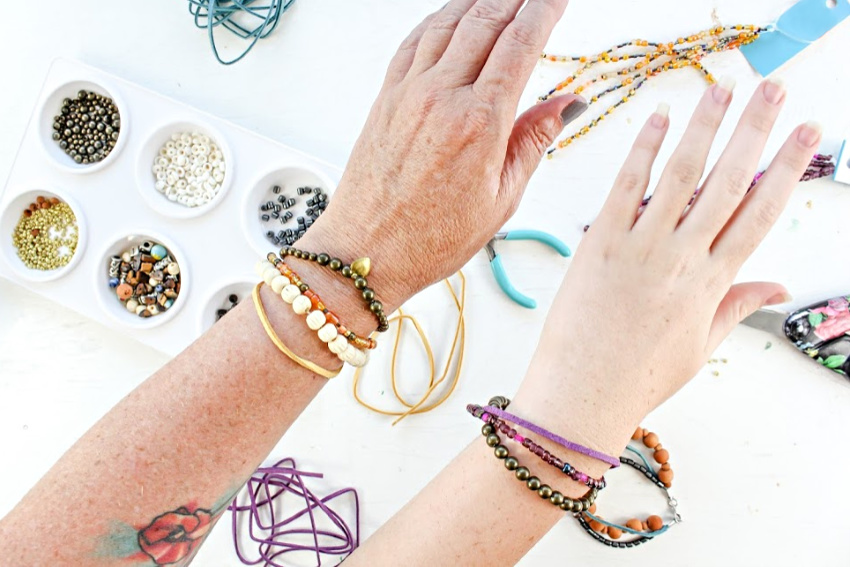 9 DIY Jewelry Gifts to Make for Holiday Giving - Make and Takes