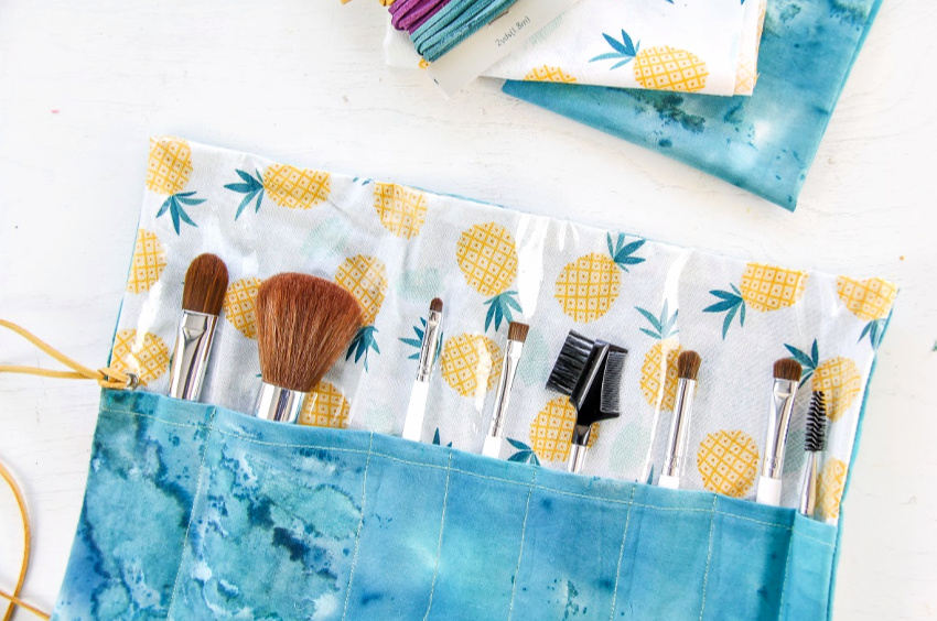 How-To: Makeup Brush Pouch - Make