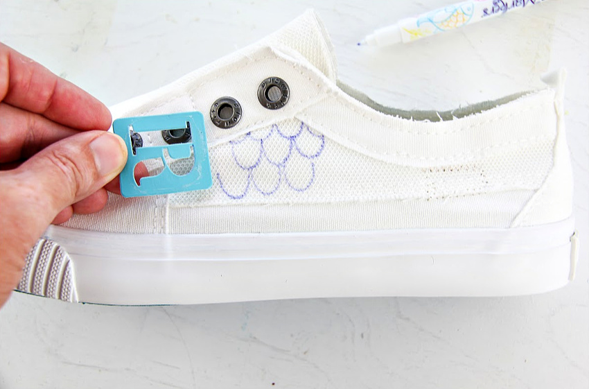 Stencils on your Shoes 