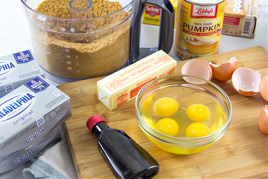 ingredients to make pumpkin cheesecake