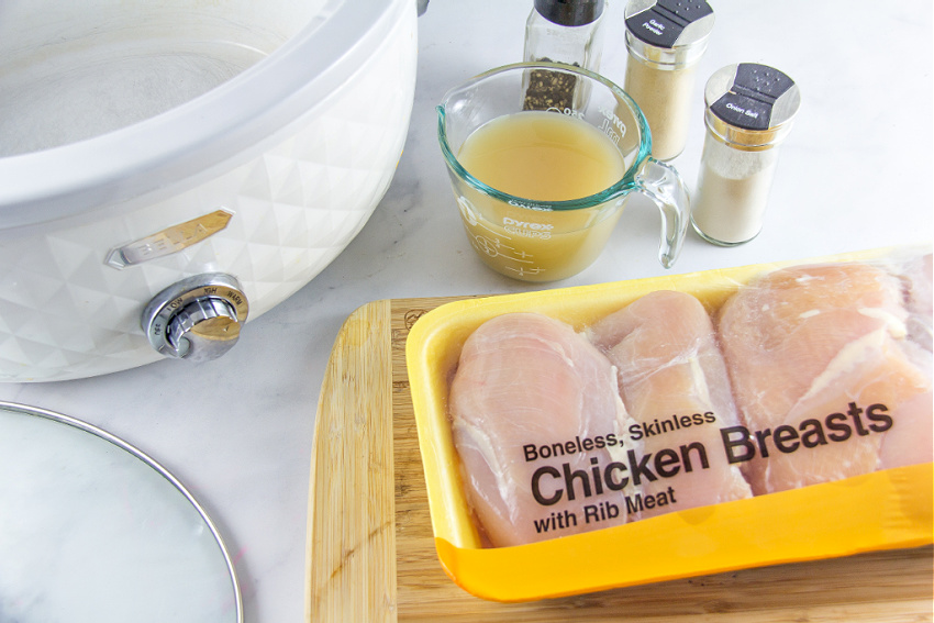 ingredients to make shredded chicken in the slow cooker