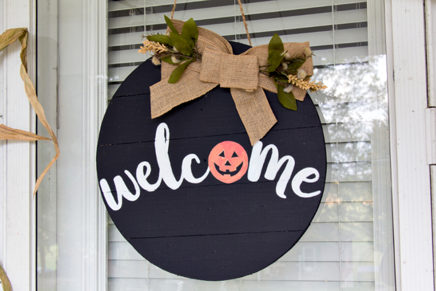 welcome door hanger for fall